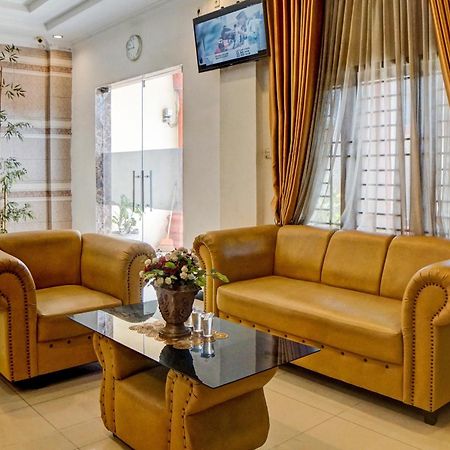 Oyo 92638 Jr Residence Syariah 메단 외부 사진