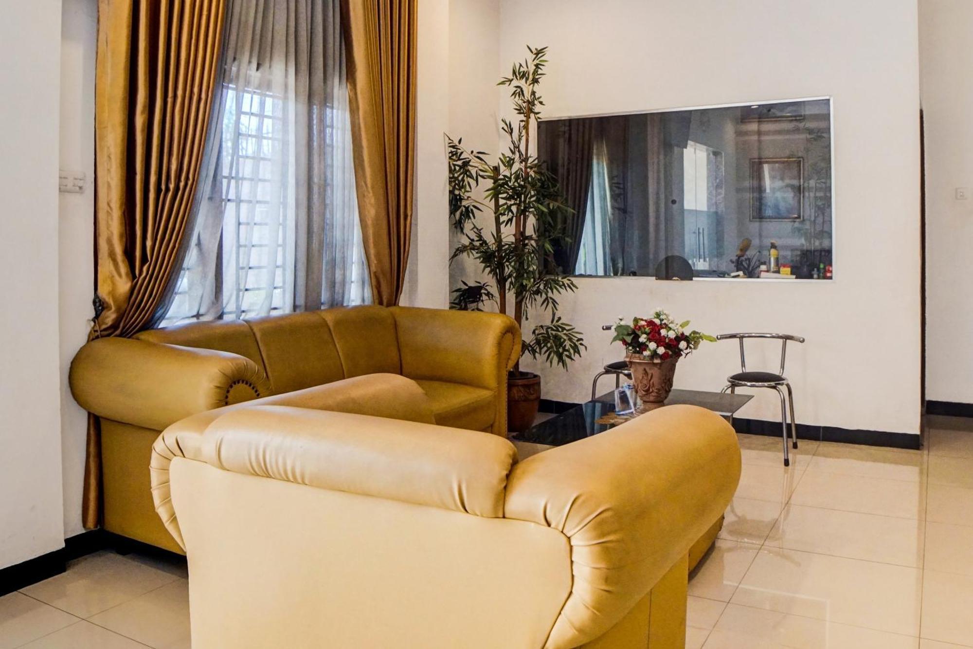 Oyo 92638 Jr Residence Syariah 메단 외부 사진
