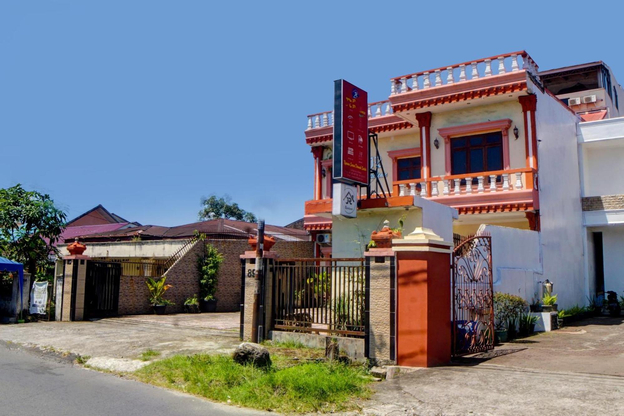Oyo 92638 Jr Residence Syariah 메단 외부 사진