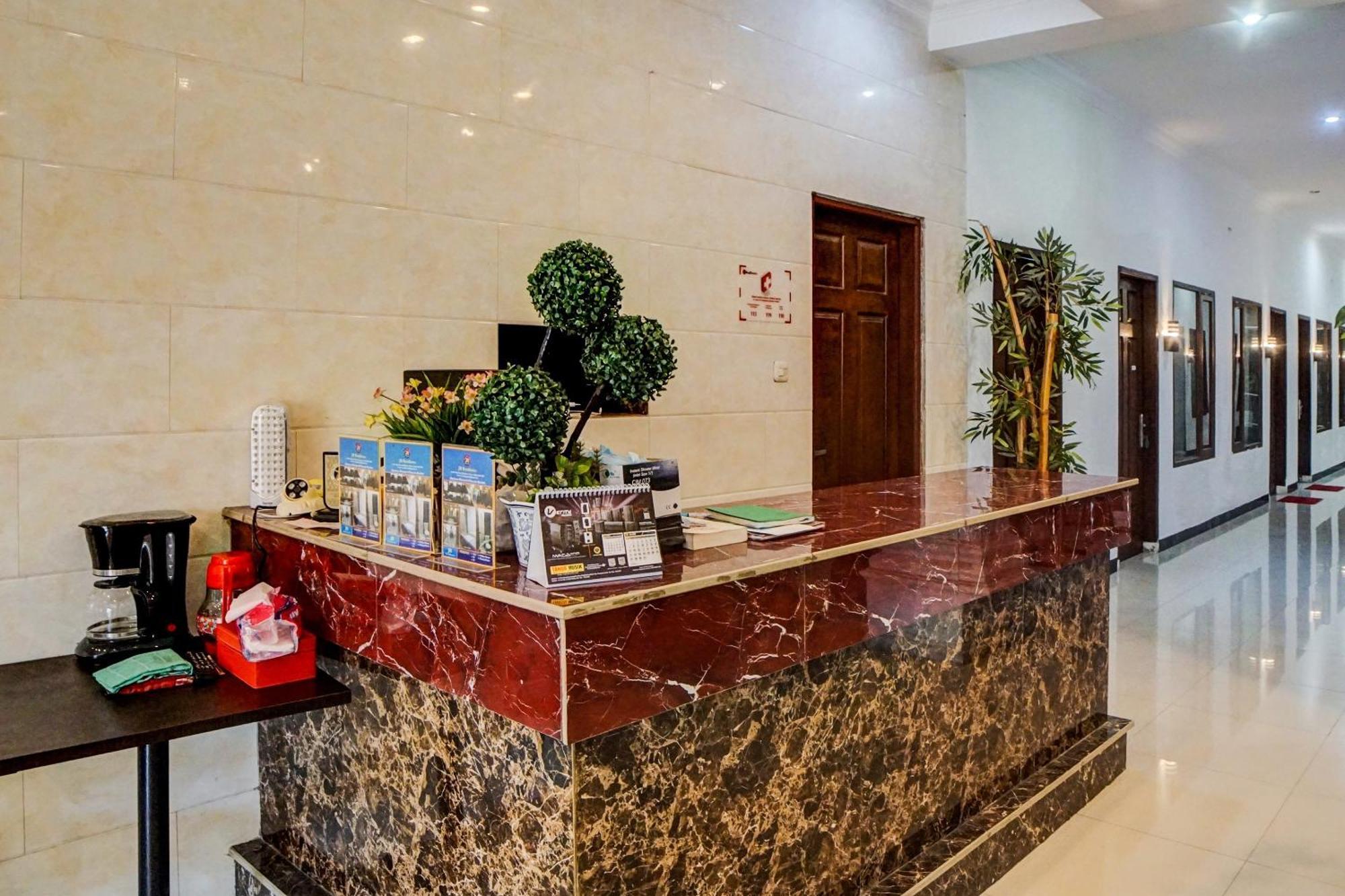 Oyo 92638 Jr Residence Syariah 메단 외부 사진