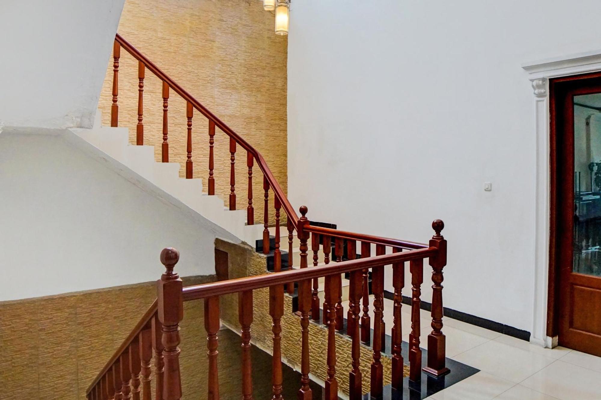 Oyo 92638 Jr Residence Syariah 메단 외부 사진