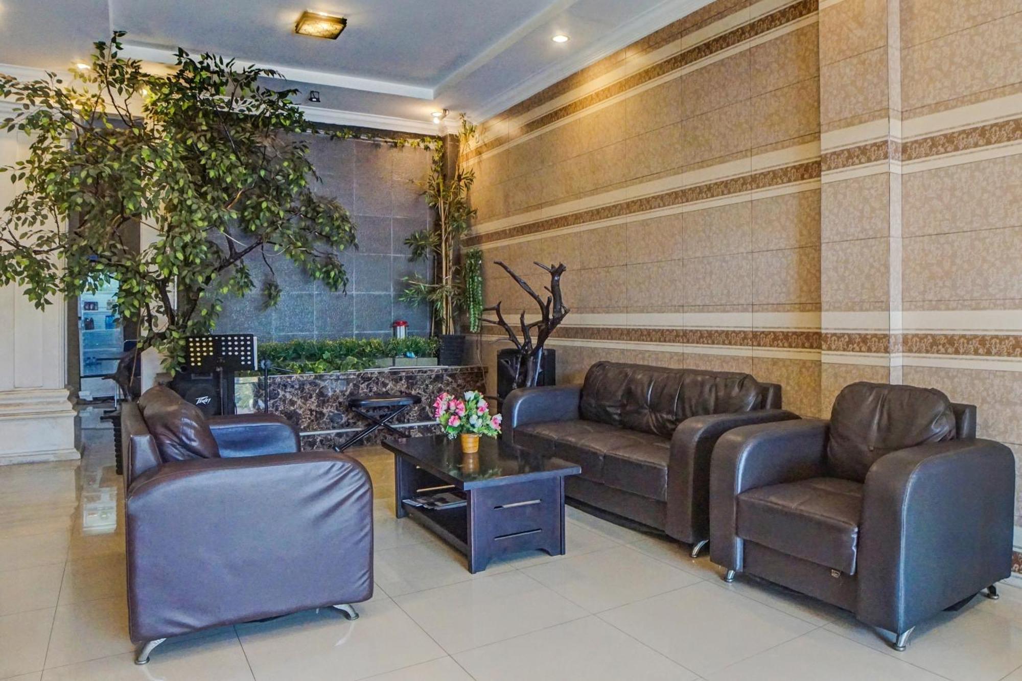 Oyo 92638 Jr Residence Syariah 메단 외부 사진